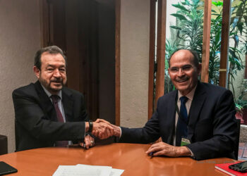 Autoridades firman convenio para potenciar proyectos en zonas áridas