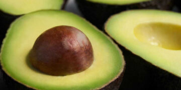 Seis estados de EEUU retiran aguacates por brote de listeria