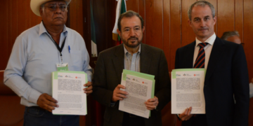 Firman convenio para fortalecer seguros del sector agropecuario