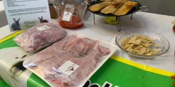 Mujeres duranguenses producen alimentos orgánicos cárnicos