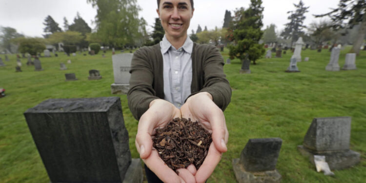 Restos humanos podrían convertirse en abono orgánico
