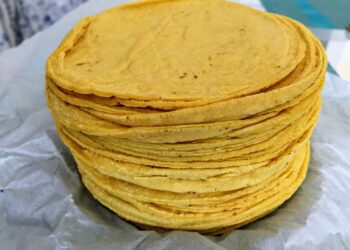 Sólo las tortillas nixtamalizadas nutren, afirma especialista