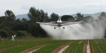 Jalisco prohibe aspersión aérea de fertilizantes no orgánicos