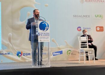 Urge la Femeleche a ordenar la producción lechera en México