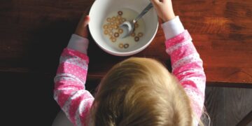 Consumir alimentos orgánicos durante la infancia mejora el desarrollo cognitivo, señala estudio