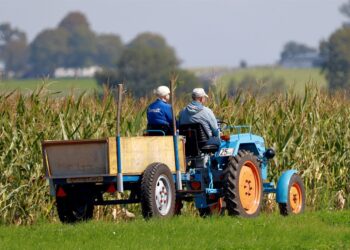 Francia pide a los agricultores ser “soldados del clima”