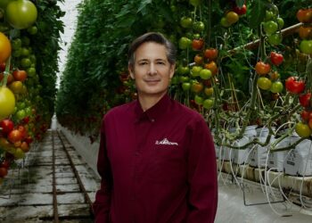 Theojary Crisantes es electo presidente de Organic Produce Association